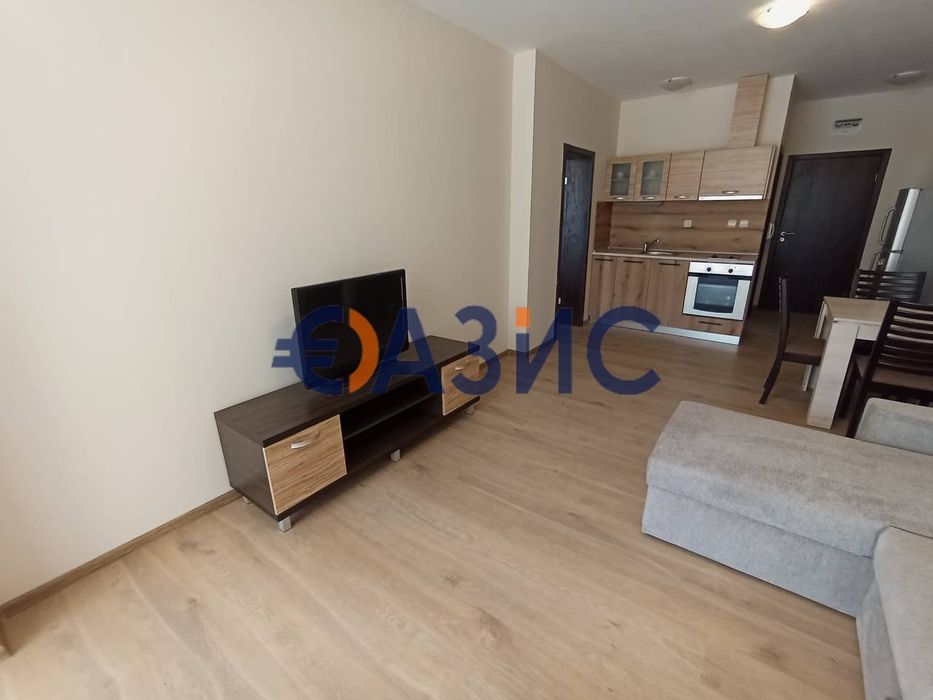 Продава се Двустаен апартамент в Свети Влас - 90 кв.м за 881 €/кв.м - Снимка #11