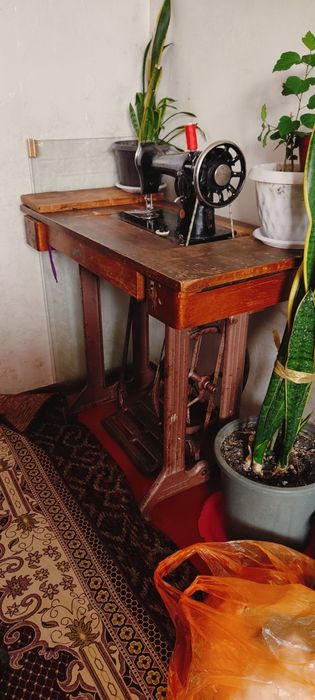 Швейная машинка ..