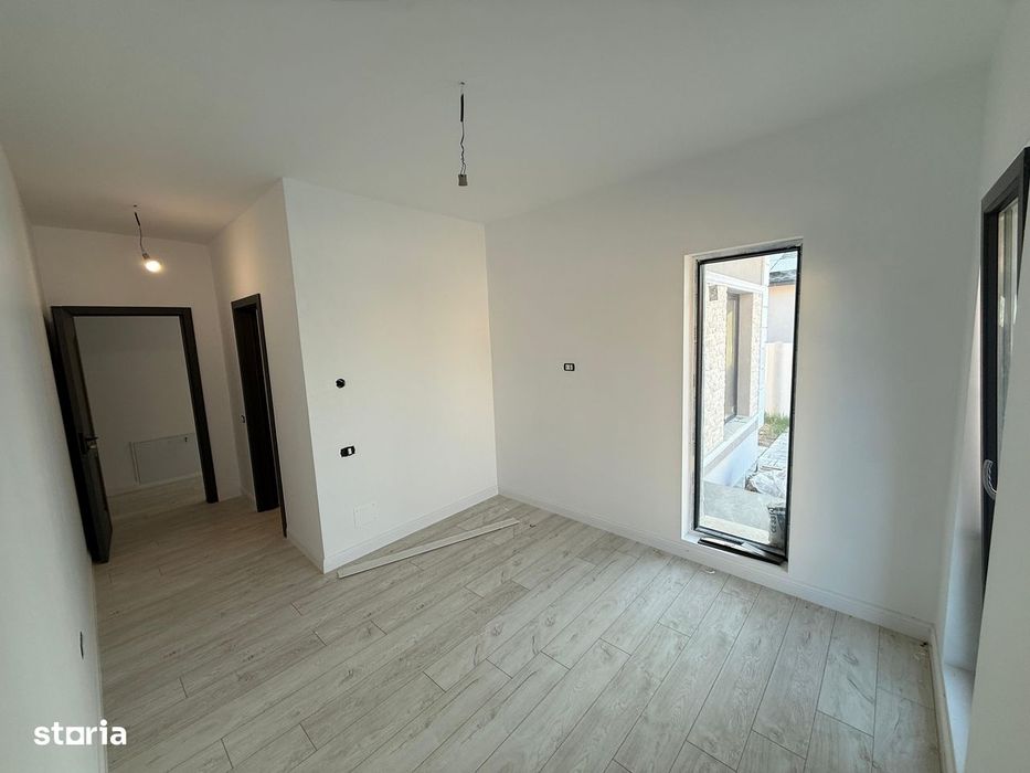 Casa 170 mp Curte 700 mp