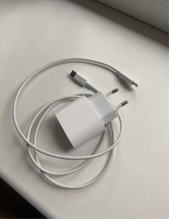 Зарядка айфон оригинал