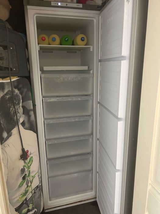 Морозильник  Beko