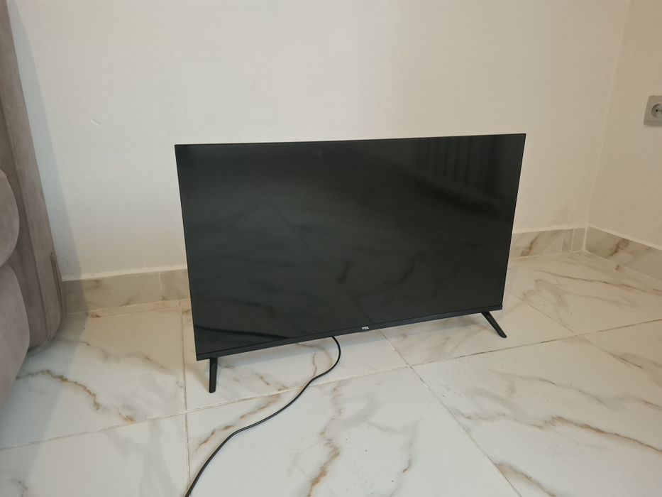 Продам телевизор TCL