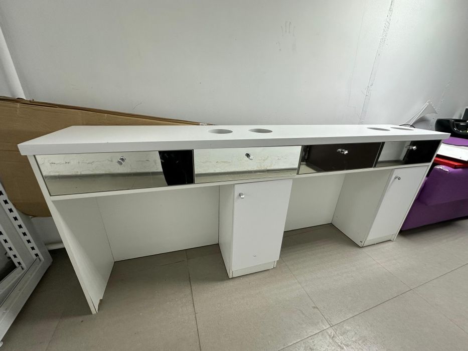 Стол для  салона