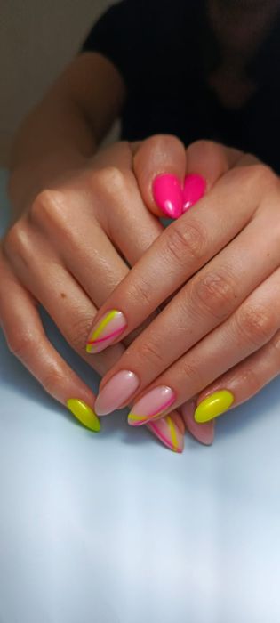 Маникюр, наращивание ногтей , педикюр