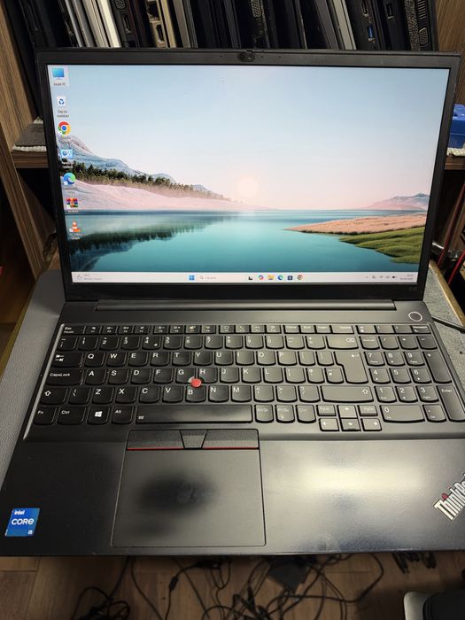 Laptop Lenovo E15 i5 11gen 8g 256g nvme 15.6 FHD