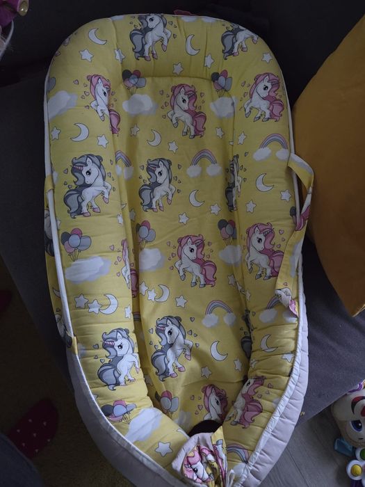 Baby nest pentru noui nascuti