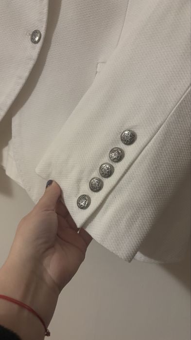 Бяло сако дизайнерско ново