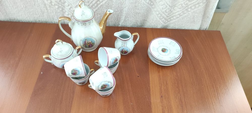 Продается чайный сервиз