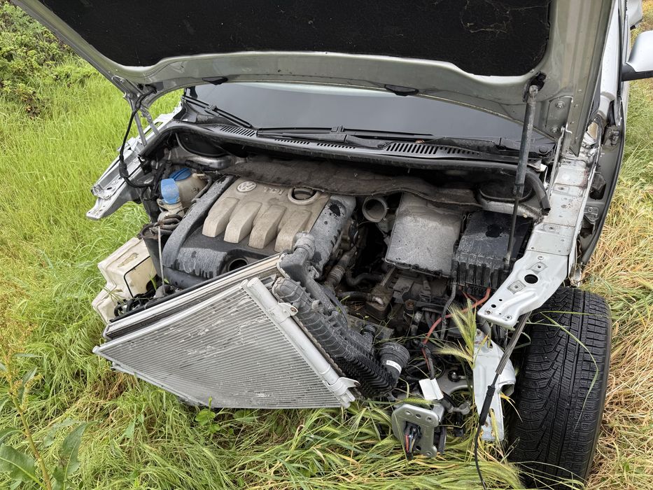 Продавам VW Tuaran на части