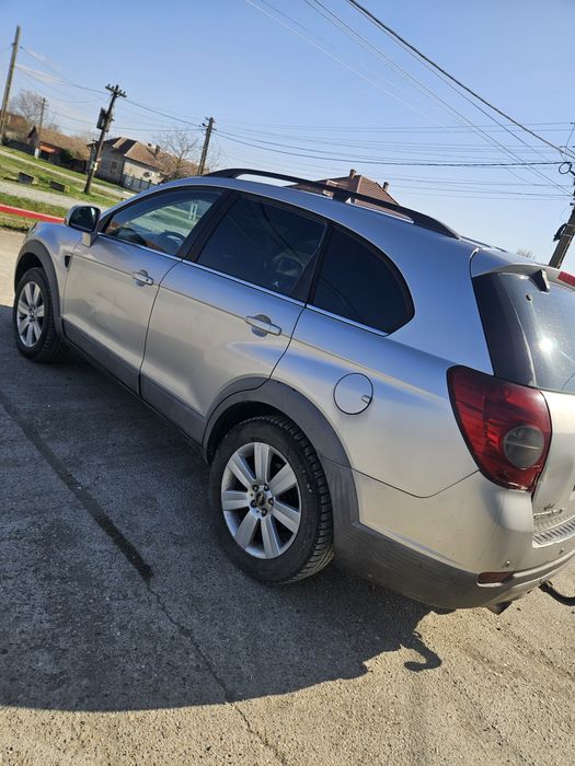 Vând Chevrolet Captiva