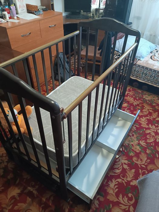 Детская кроватка