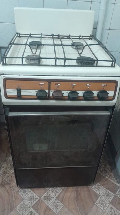 Отдам даром рабочую газовую плиту