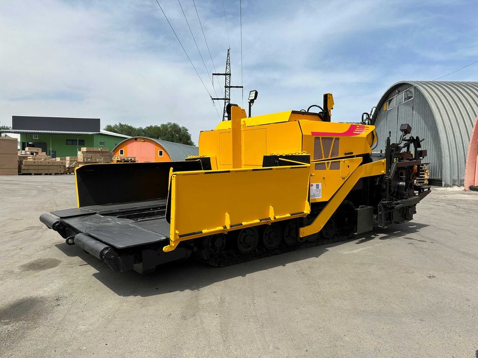 Японский асфальтоукладчик SUMITOMO