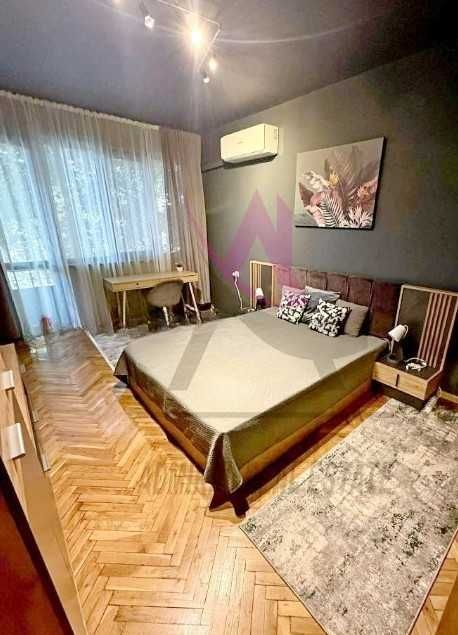 Дава се под наем Двустаен апартамент в Варна, Център - 56 кв.м за 550 € - Снимка #2