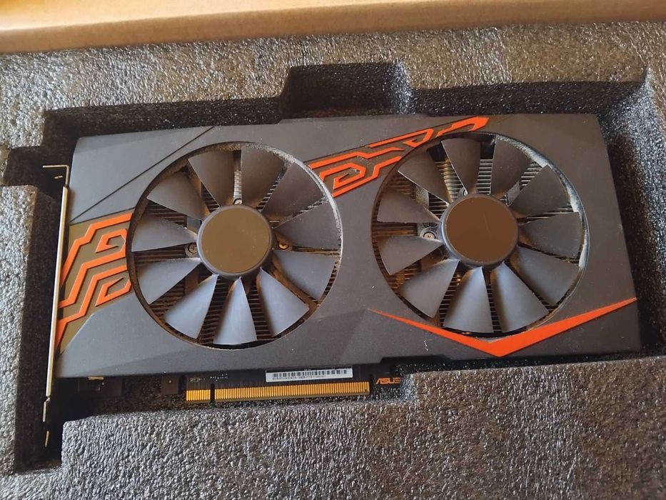 Видео карта AMD RX 570-4GB