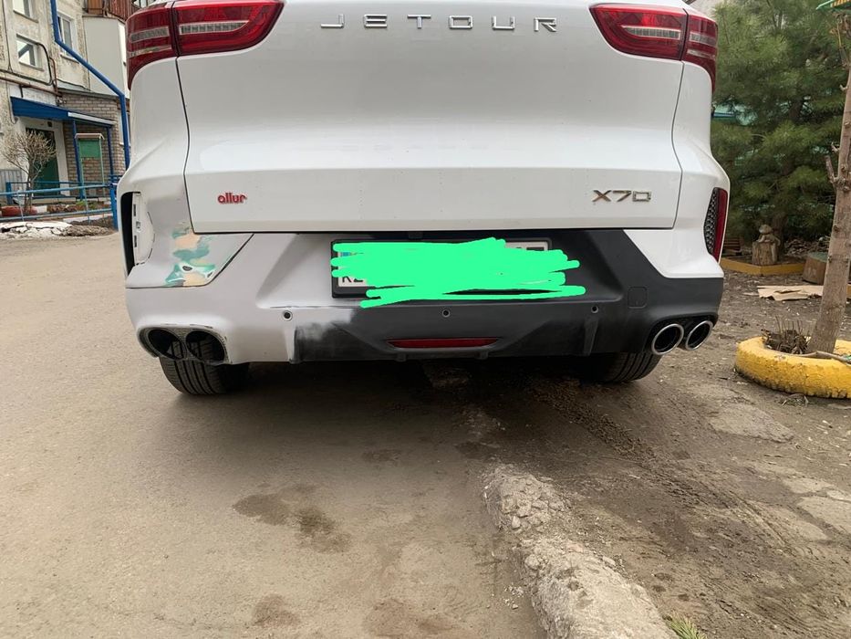 Продам задний бампер на джетур х70 24 год рестайлинг
