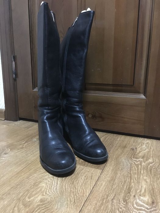 Продам женские сапоги