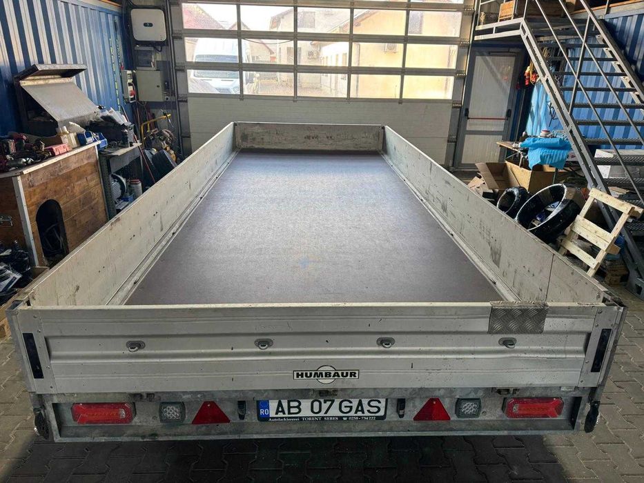 Remorca HUMBAUR 3500 kg inclusiv prelata an fabricatie 2015
