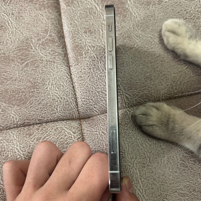iphone 12 pro ideal holatda,sovg’aga 2 ta yangi chexol qo’shib beraman