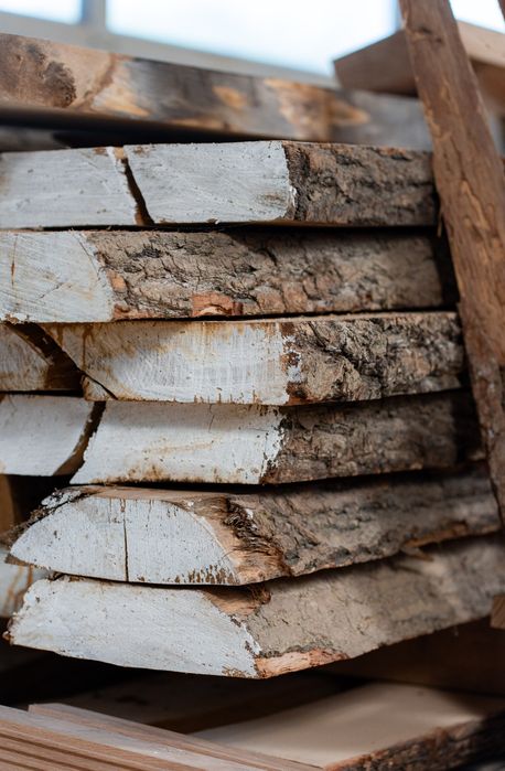 Cherestea, stejar uscat in uscator si mai multe esente frasin,paltin,