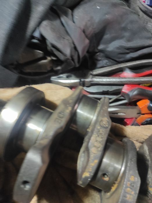 Коленов вал за vw1.4 16w 75hp