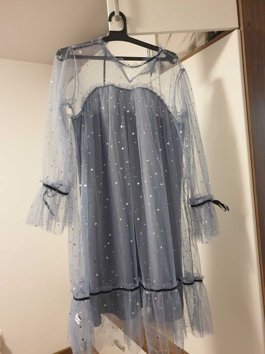 Синя шифонена лятна/коктейлна рокля на воали и звезди/пайети