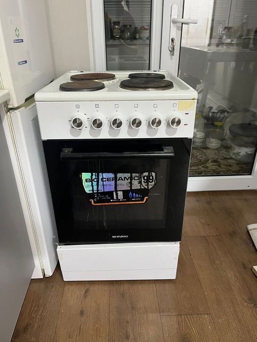 Срочно продаем электрическую плиту и мойку