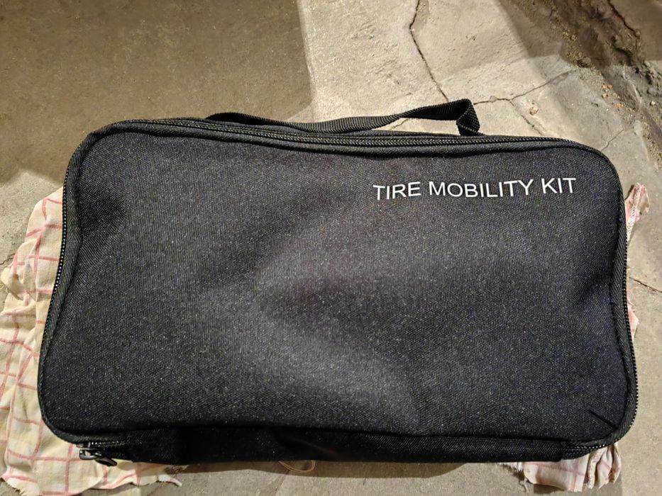 Продавам компресори и лепила