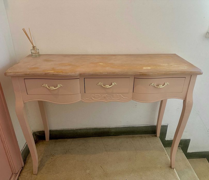 Consolă vintage roz pudrat – 3 sertare