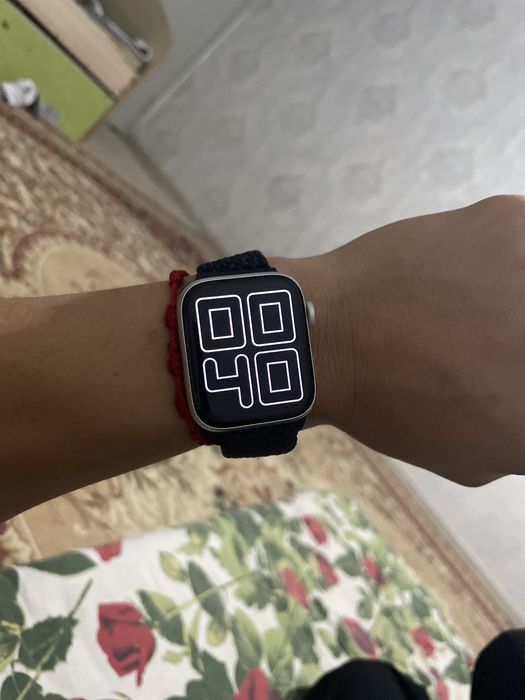 Apple watch se 44mm в отличном состояний.