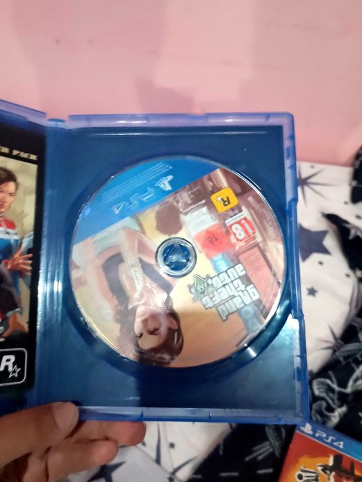 PS4 със  riders republic, rdr2 и GTA 5 premium edition