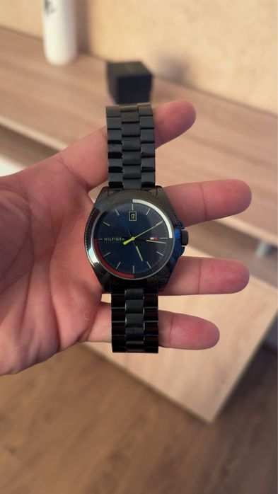 Чесовник tommy hilfiger