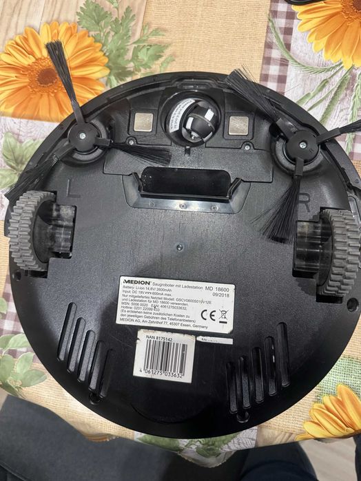 Робот прахосмукачка Medion MD 18600