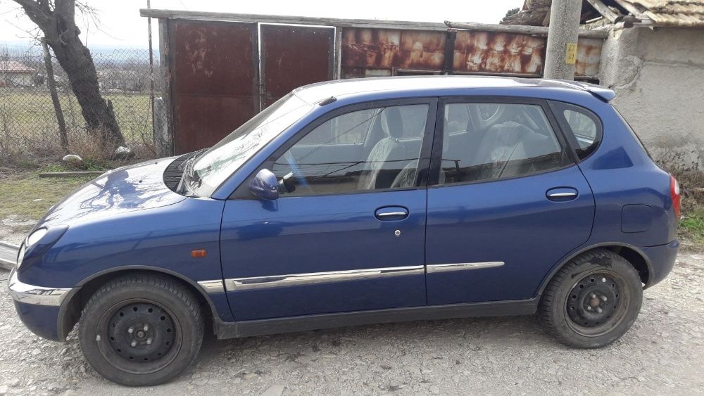 Daihatsu Sirion 1.0 НА ЧАСТИ