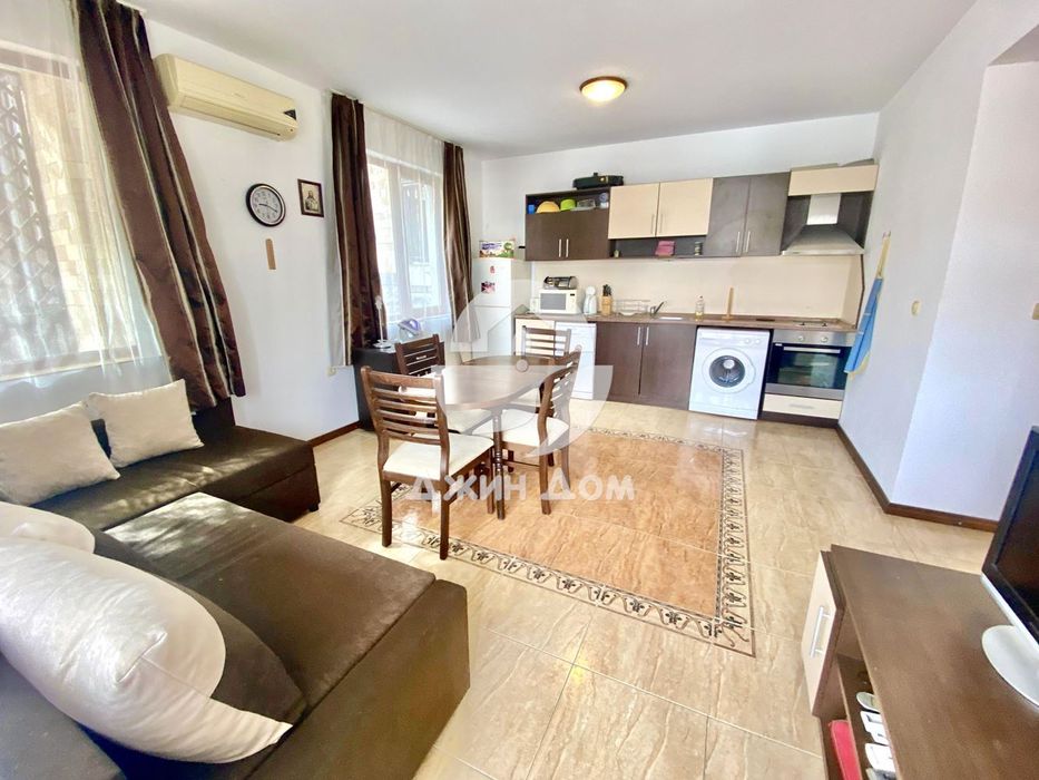 Продава се Тристаен апартамент в Свети Влас - 100 кв.м за 561 €/кв.м - Снимка #2