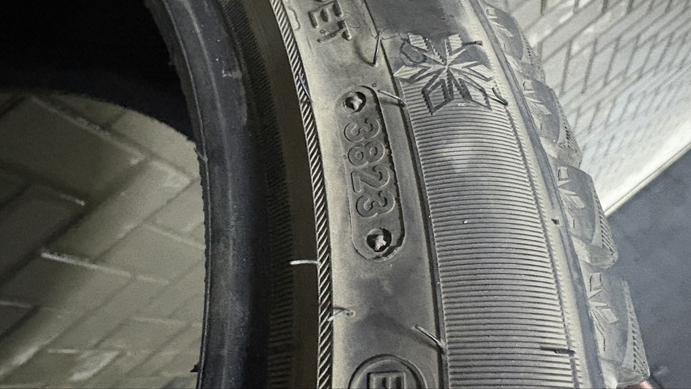 Зимняя резина 235/45/18