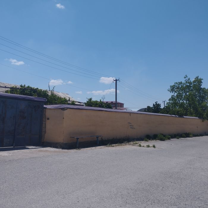 Hovli uy-joy sotiladi