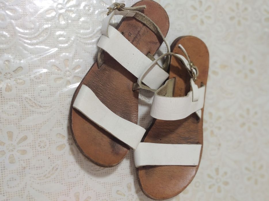 Обувь детская, на возраст от малыша до 7 лет,крепкая