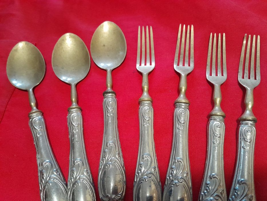 Tacâmuri în stare foarte bună