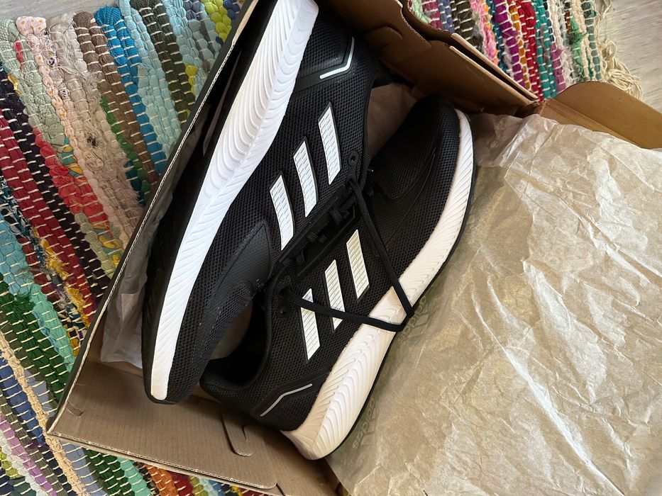 Нови маратонки Адидас