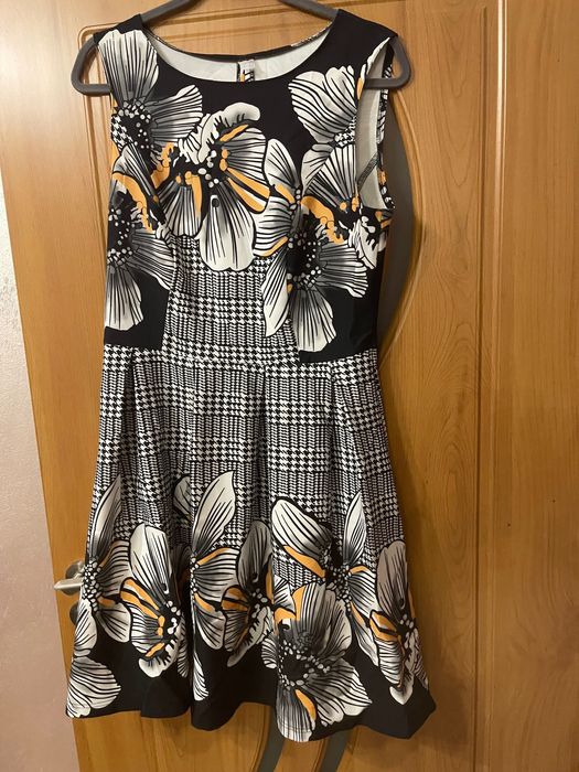 Рокли за делник и празник