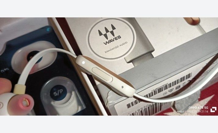 Căști Bluetooth Fitbit Flyer