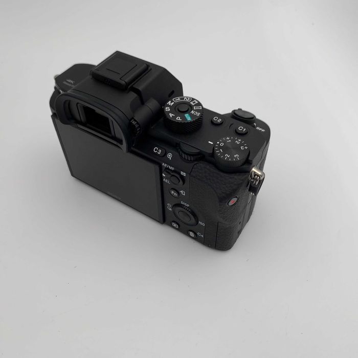 Беззеркальная камера Sony A7R2