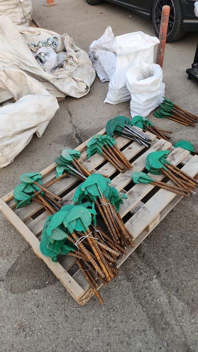 Струпцина,чироз,тайрот,гайка,флажок,фанера,зажим,опалубка,серьга