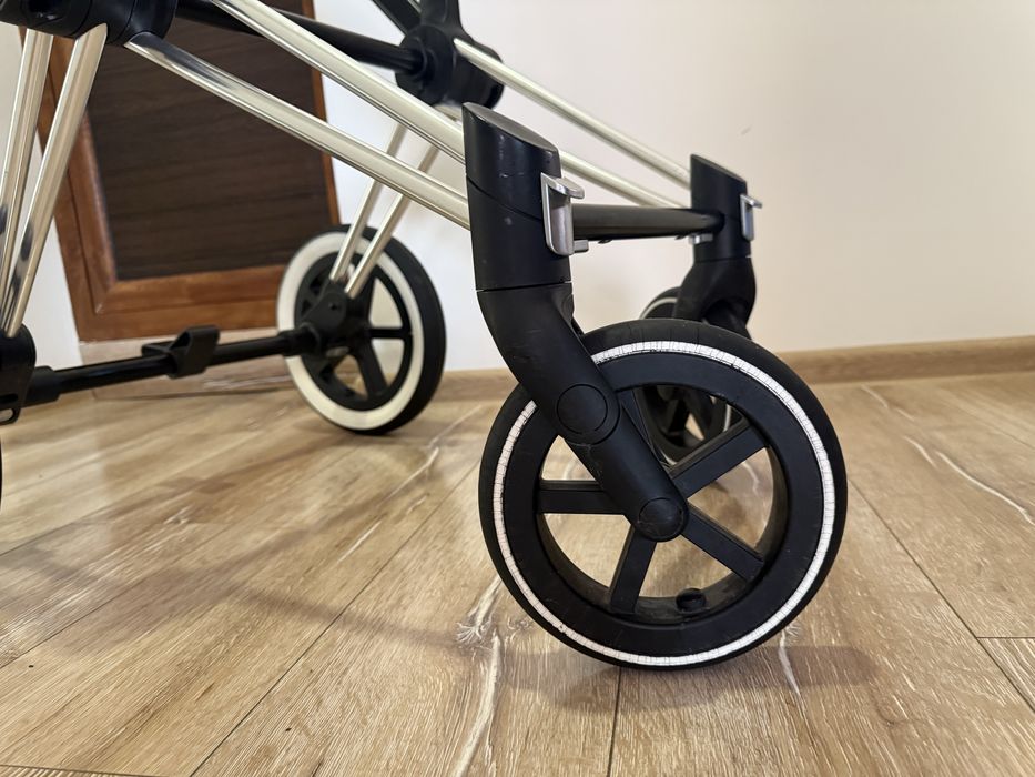 Cybex priam - шаси с два коша