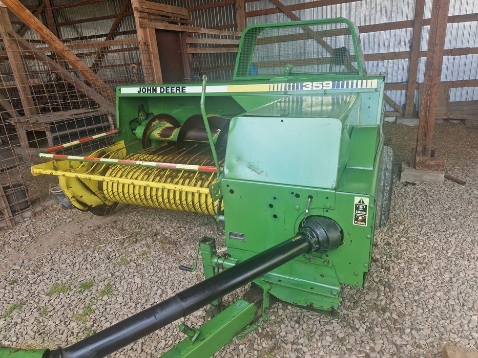 Presă balotiera John Deere 359