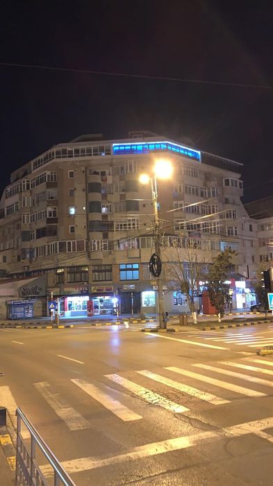 Închiriez apartament cu 2 camere