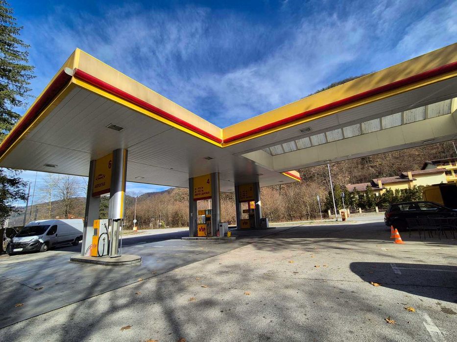 Бензиностанци и търговски обект в Рибарица/Тетевен !