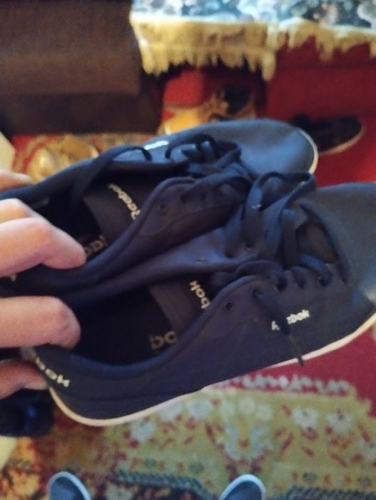 Adidasii Reebok purtatii o data sau de doua orii