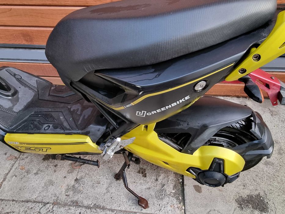 Электроскутер, новая резина.